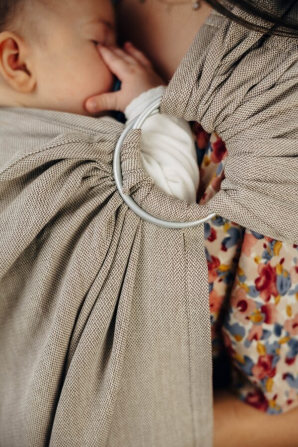Ringsling (Broken Twill - 100% katoen - Peanut Butter)